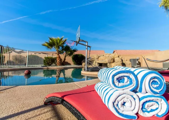 Heated Pool • Mini Golf • Huge Backyard • King Bed * Casa Grande