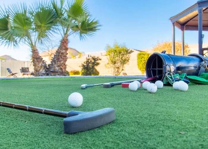 Heated Pool • Mini Golf • Huge Backyard • King Bed Hébergement de vacances Casa Grande