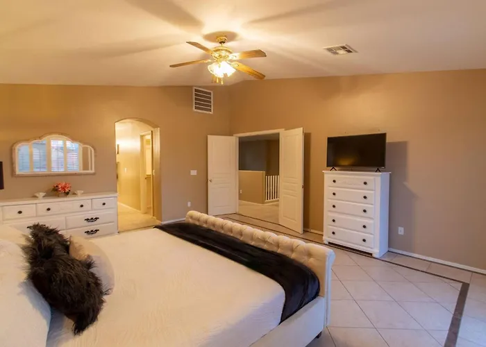 Hébergement de vacances Heated Pool • Mini Golf • Huge Backyard • King Bed Casa Grande