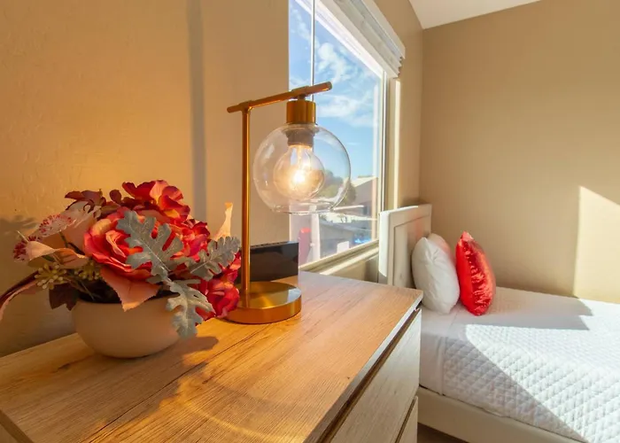 Heated Pool • Mini Golf • Huge Backyard • King Bed Hébergement de vacances *