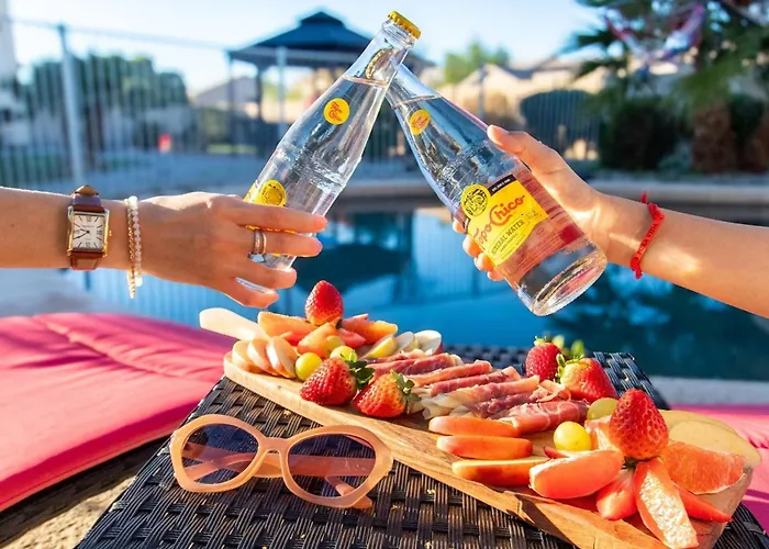 Hébergement de vacances Heated Pool • Mini Golf • Huge Backyard • King Bed
